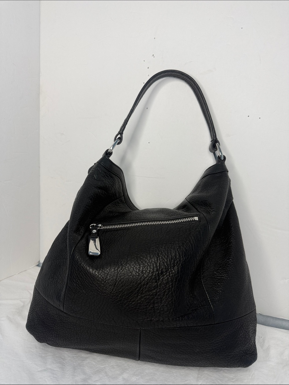 B. Makowsky Black Pebbled Leather Slouchy Hobo Shoulder Bag. - Picture 3 of 9
